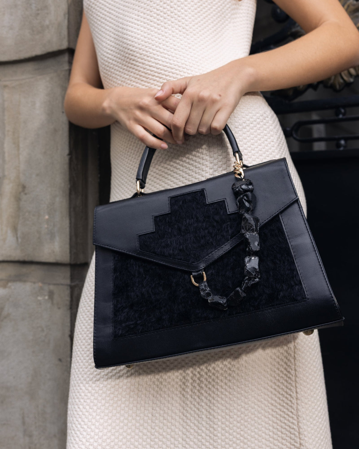 Cartera Kallpa Negra — Cuero y alpaca suri, hecho a mano en Lima - Quranteby