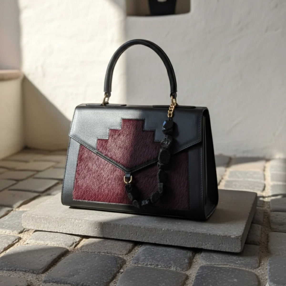 Cartera Kallpa Negro y Borgoña — Cuero y alpaca suri, hecho a mano en Lima - Quranteby