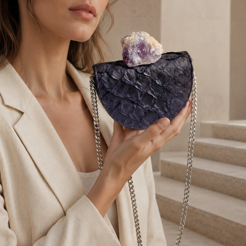 Cartera Killa Morada — Cuero de paiche, hecho a mano en Lima - Quranteby