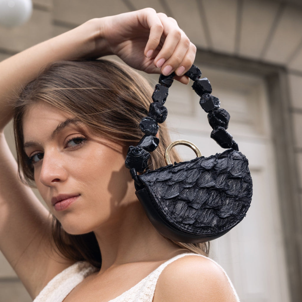 Cartera Killa Negra — Cuero de paiche, hecho a mano en Lima - Quranteby