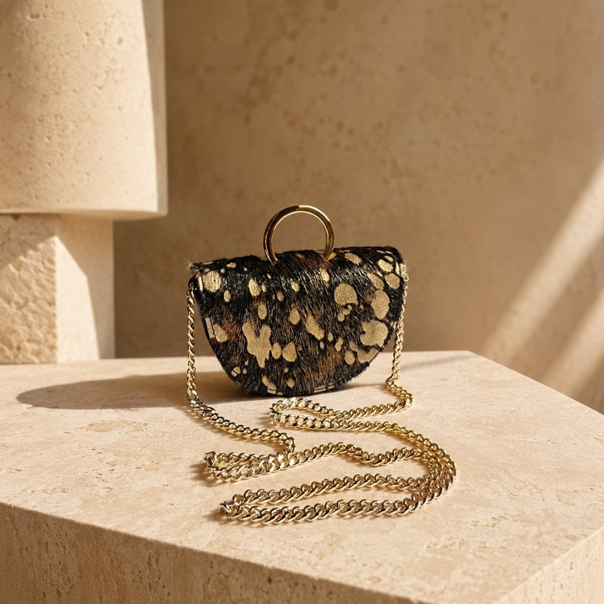Cartera Killa Negro y Dorado — Cuero animal print, hecho a mano en Lima - Quranteby