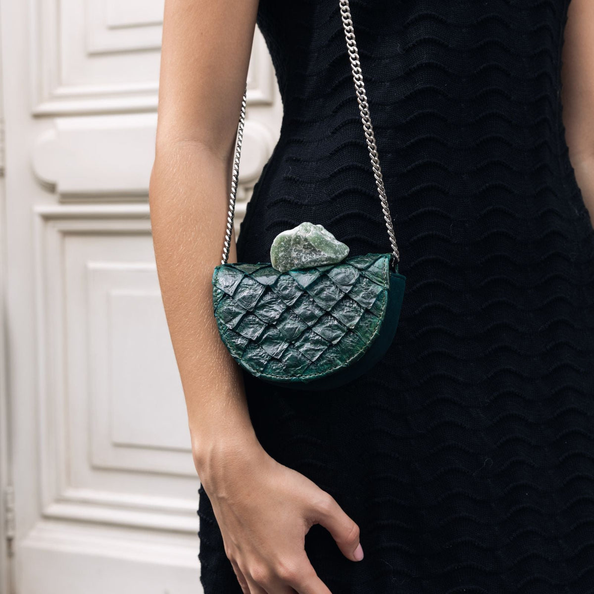 Cartera Killa Verde — Cuero de paiche, hecho a mano en Lima - Quranteby