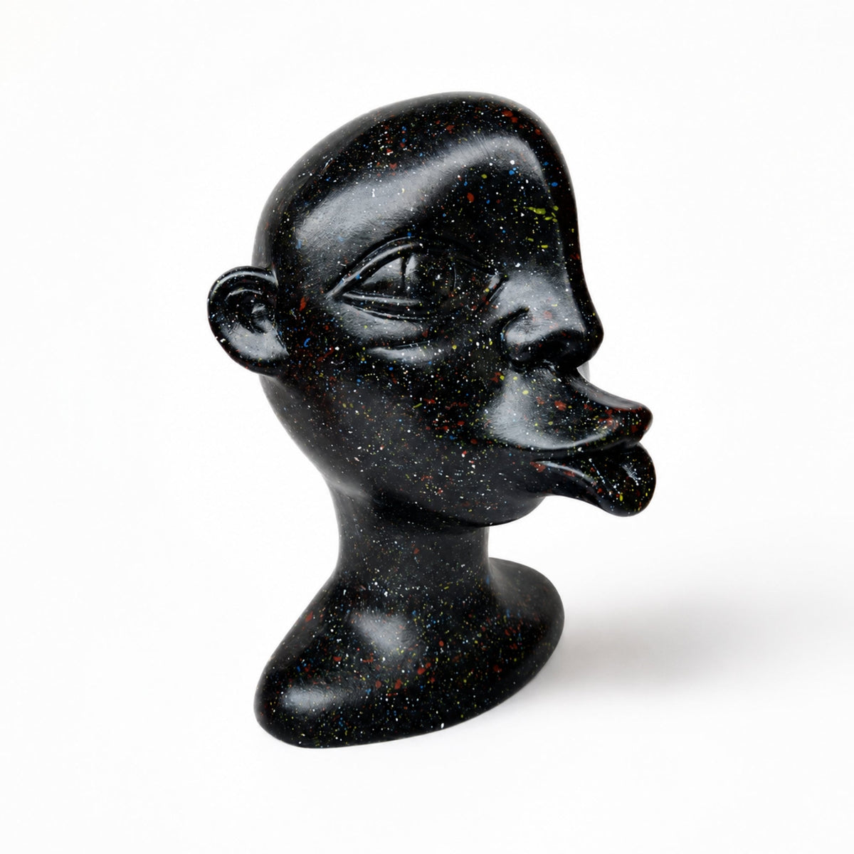 Escultura Kiss Kiss Negro Intervenido — Cerámica pintada a mano, Perú - Quranteby