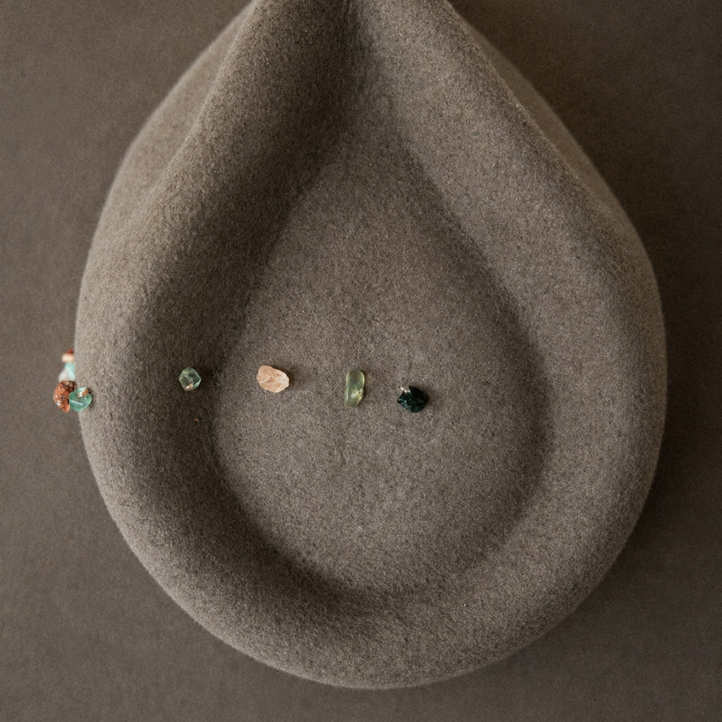 Sombrero Odisea Hat Beige Claro — Artesanal de lana, ala larga, Perú - Quranteby