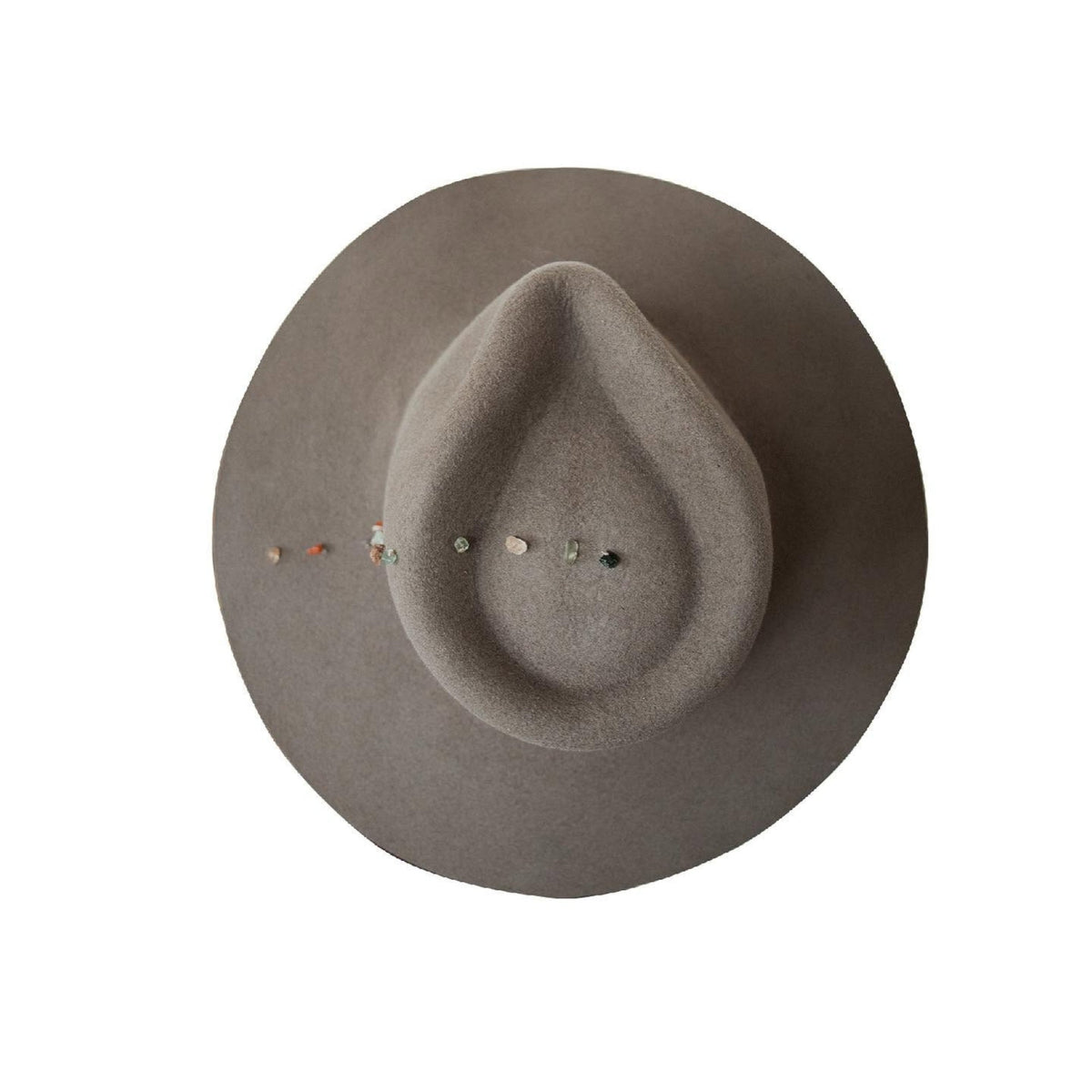 Sombrero Odisea Hat Beige Claro — Artesanal de lana, ala larga, Perú - Quranteby